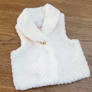 NWOT Tahari Babies Faux Fur Sleeveless Jacket Sz 3-6 Mths